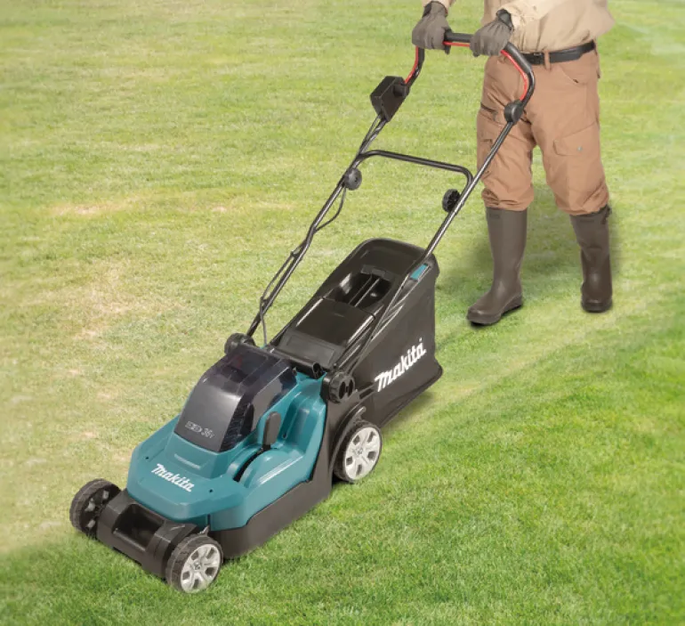 Makita DLM382CM2 Gräsklippare 2x18V 4,0Ah, komplett