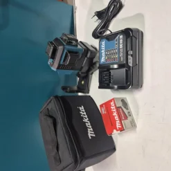 Makita SK700D Multilinjelaser 12V (röd)( demomaskin)+ Batteripaket-på-köpet